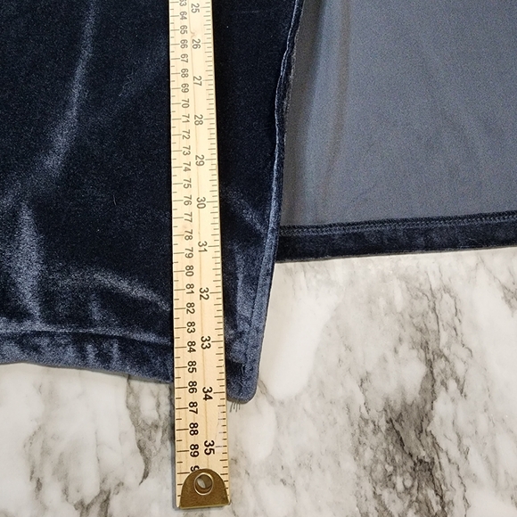 Elegant Velvet Cardigan in Navy Blue - Picture 8 of 8